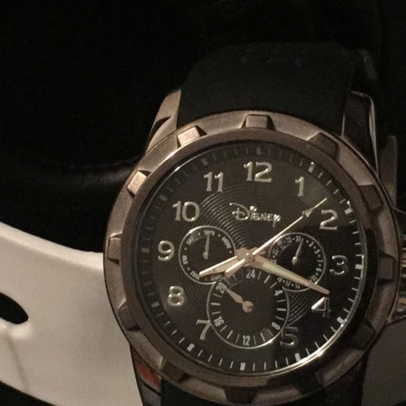 Walt Disney world watch - Picture 1 of 1